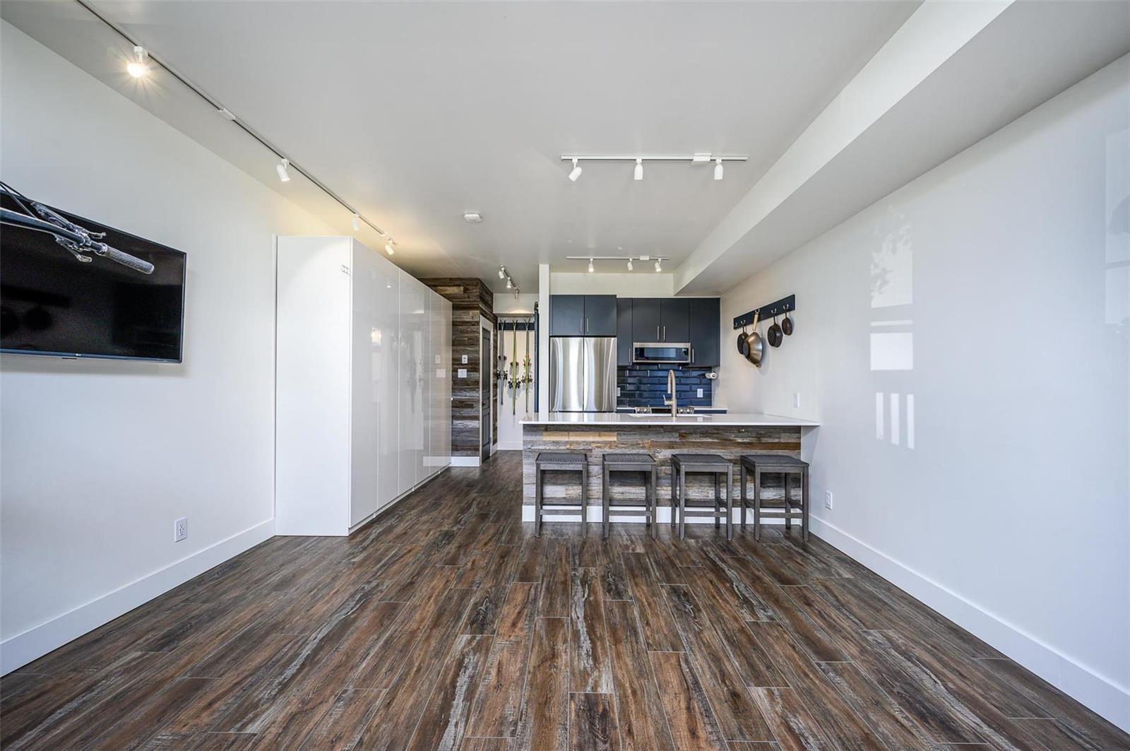 Listing 10259772 - Large Photo # 4
