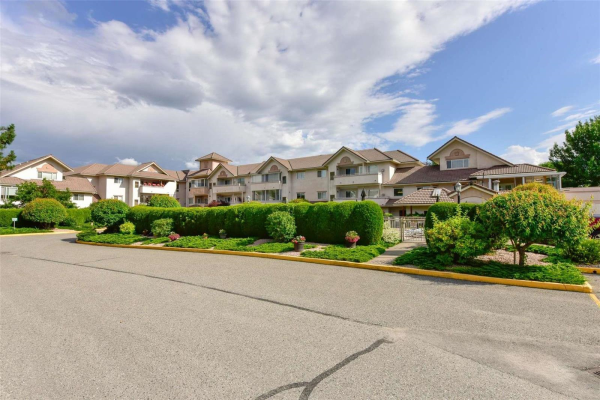 #220 2288 Benvoulin Road,, Kelowna