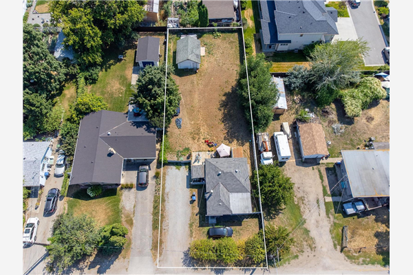 1065 Tataryn Road,, Kelowna
