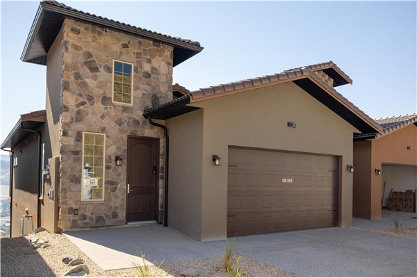 #15 595 Vineyard Way, N, Vernon