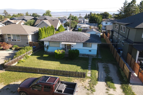 809 Burne Avenue,, Kelowna