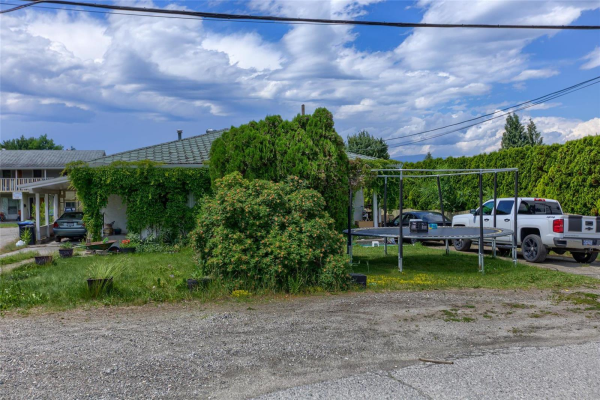 290 & 292 Clarissa Road,, Kelowna