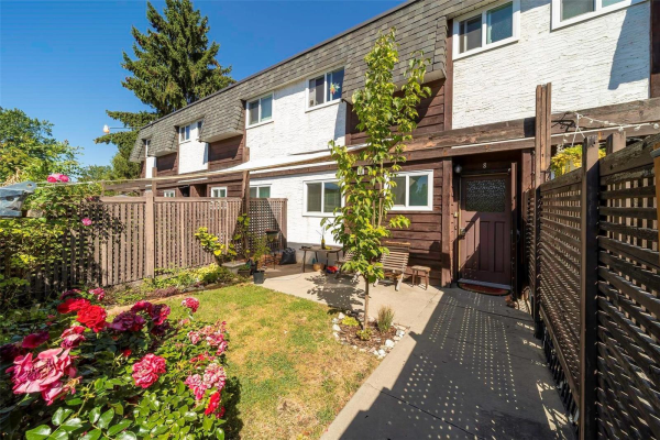 #8 3135 Walnut Street,, Kelowna