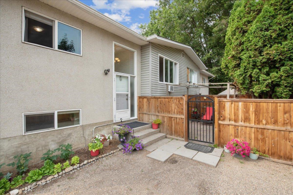 560 McCurdy Road,, Kelowna