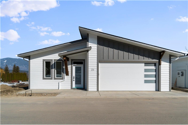 #21 1840 10 Street, SW, Salmon Arm