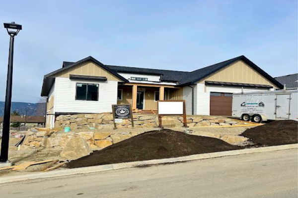 1875 35 Street, NE, Salmon Arm