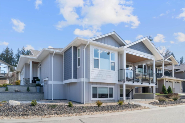 #19 1581 20 Street, NE, Salmon Arm