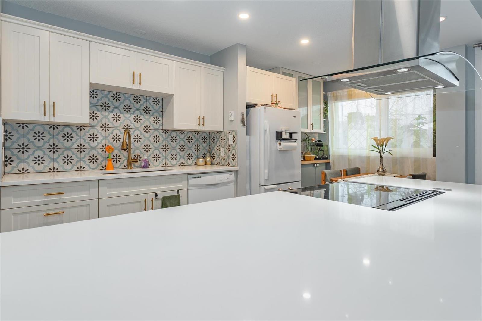 Listing 10265981 - Large Photo # 1