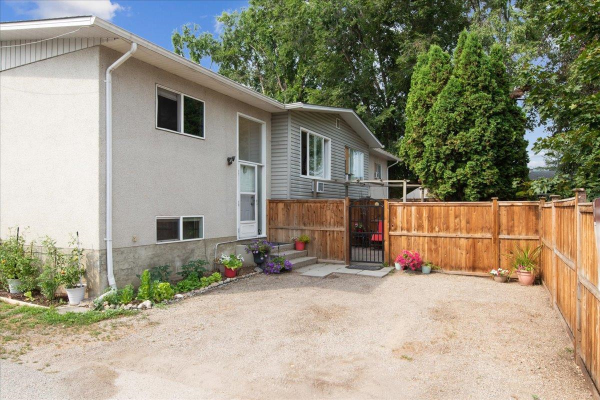560 McCurdy Road,, Kelowna