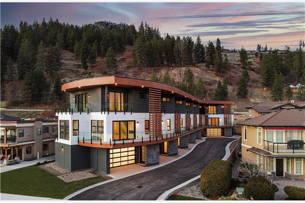 #1 4364 Beach Avenue,, Peachland