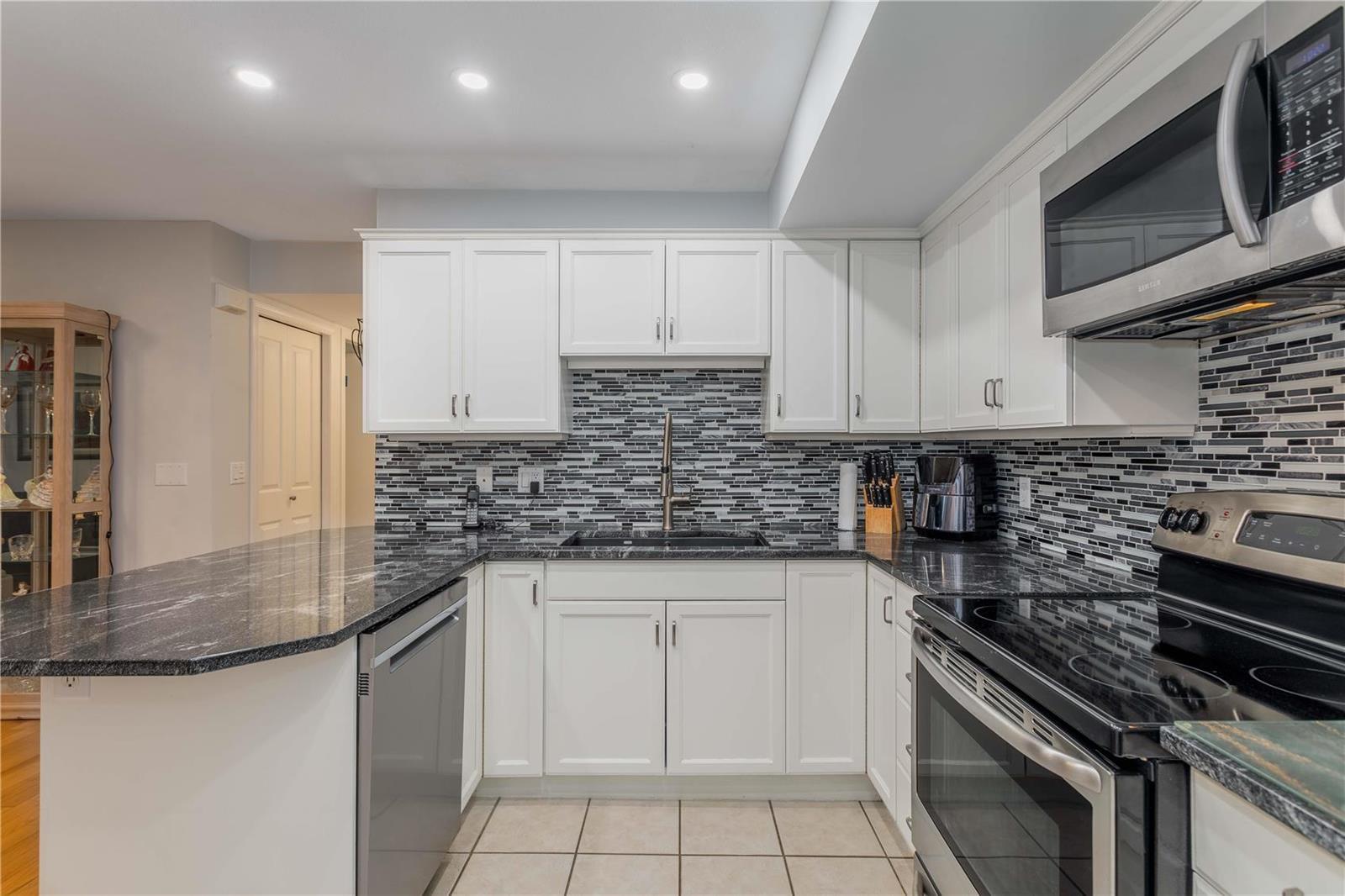 Listing 10266789 - Large Photo # 6