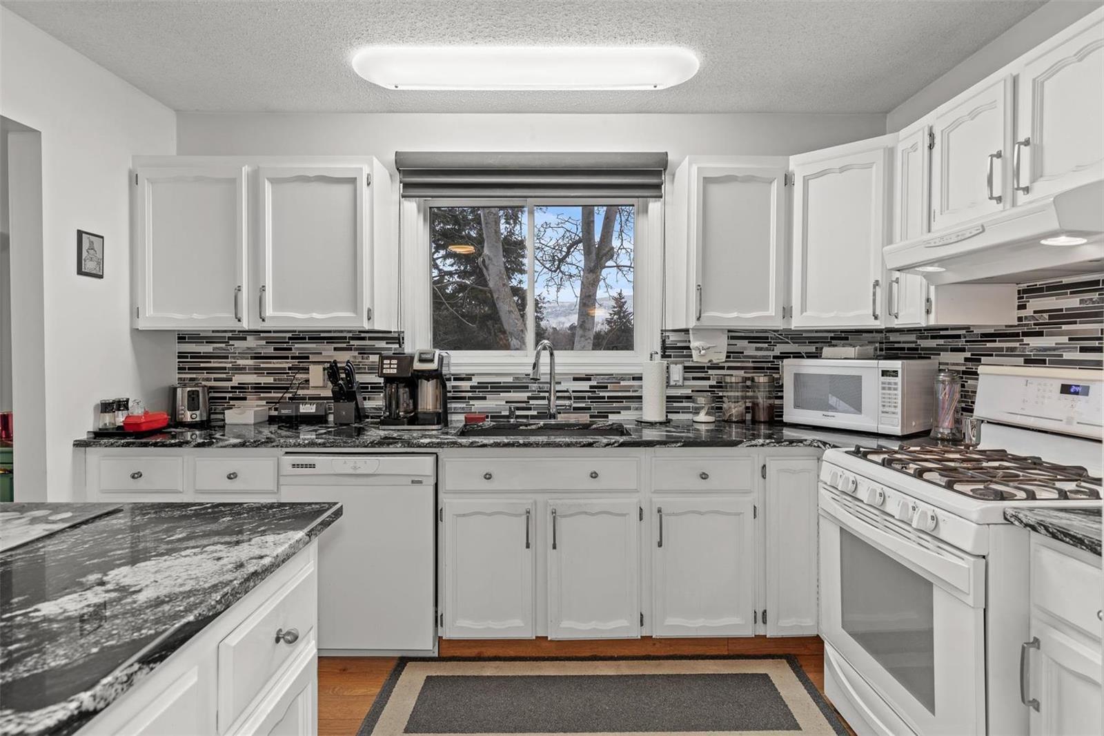 Listing 10267844 - Large Photo # 5