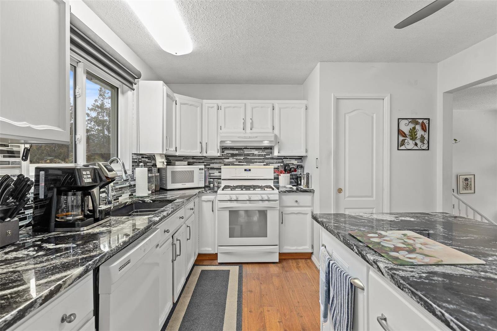 Listing 10267844 - Large Photo # 6