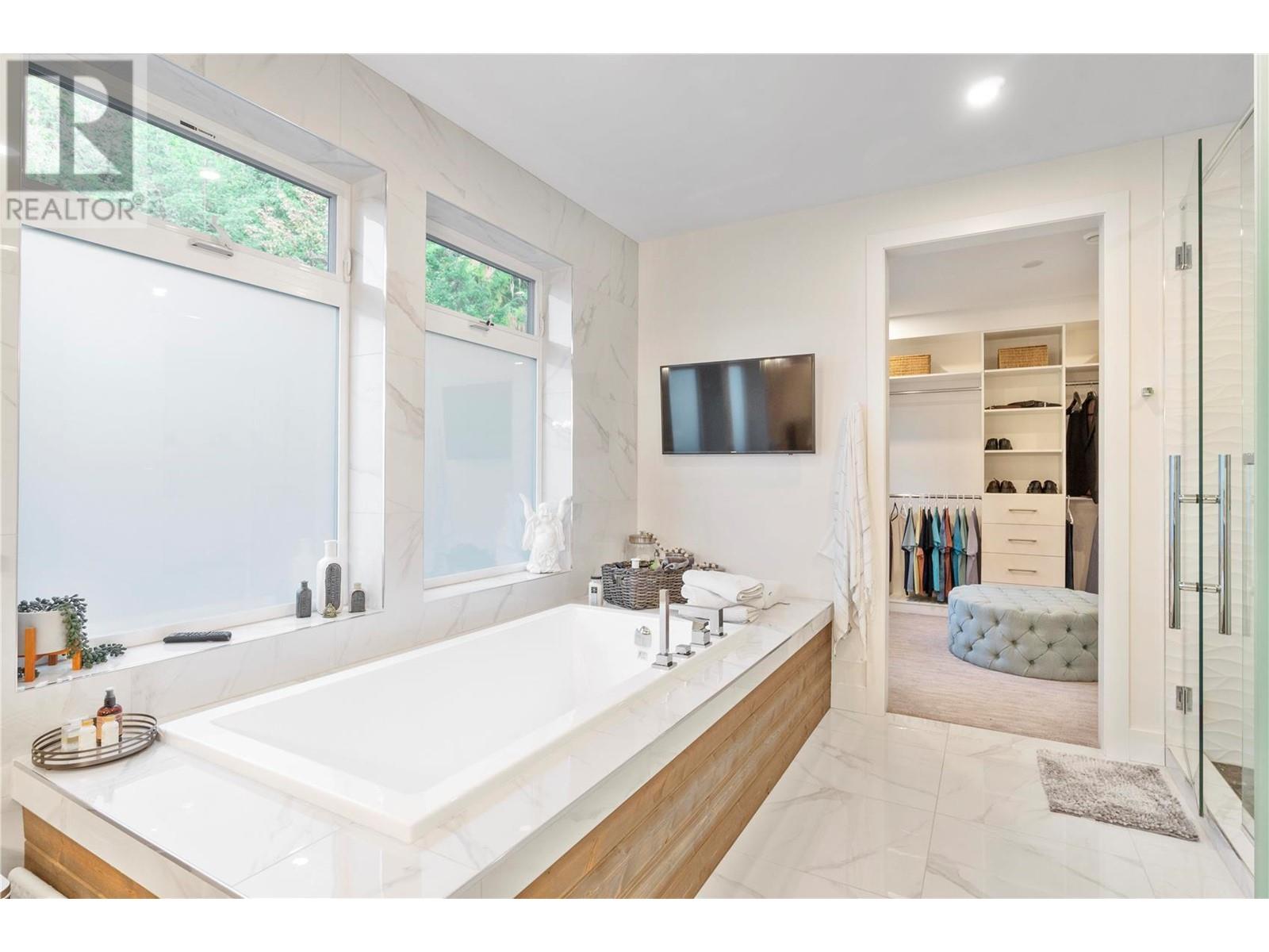 2639 Eagle Bay Road Unit# D, #D