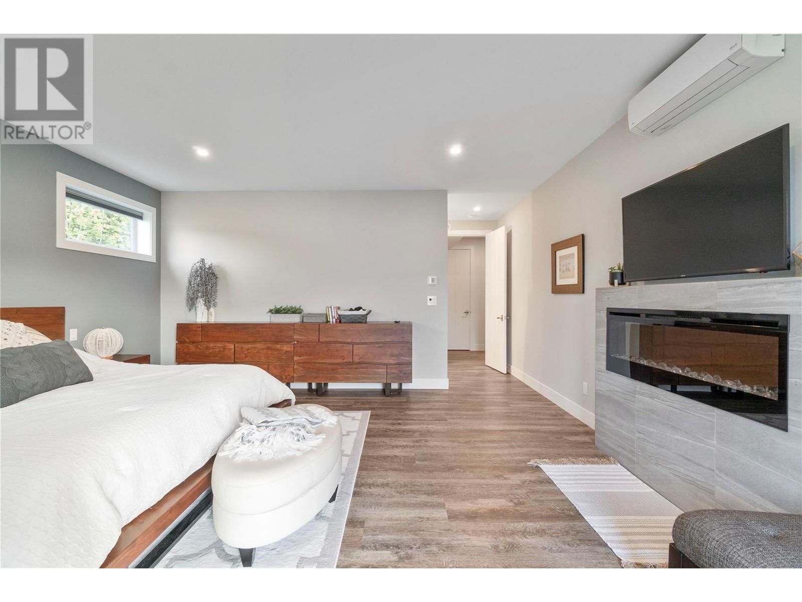 2639 Eagle Bay Road Unit# D, #D