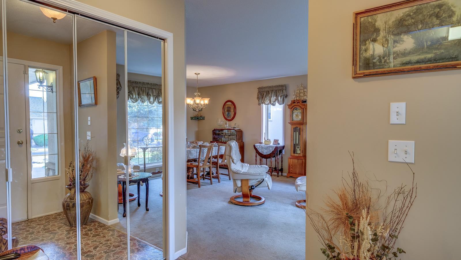 Listing 10267971 - Large Photo # 4