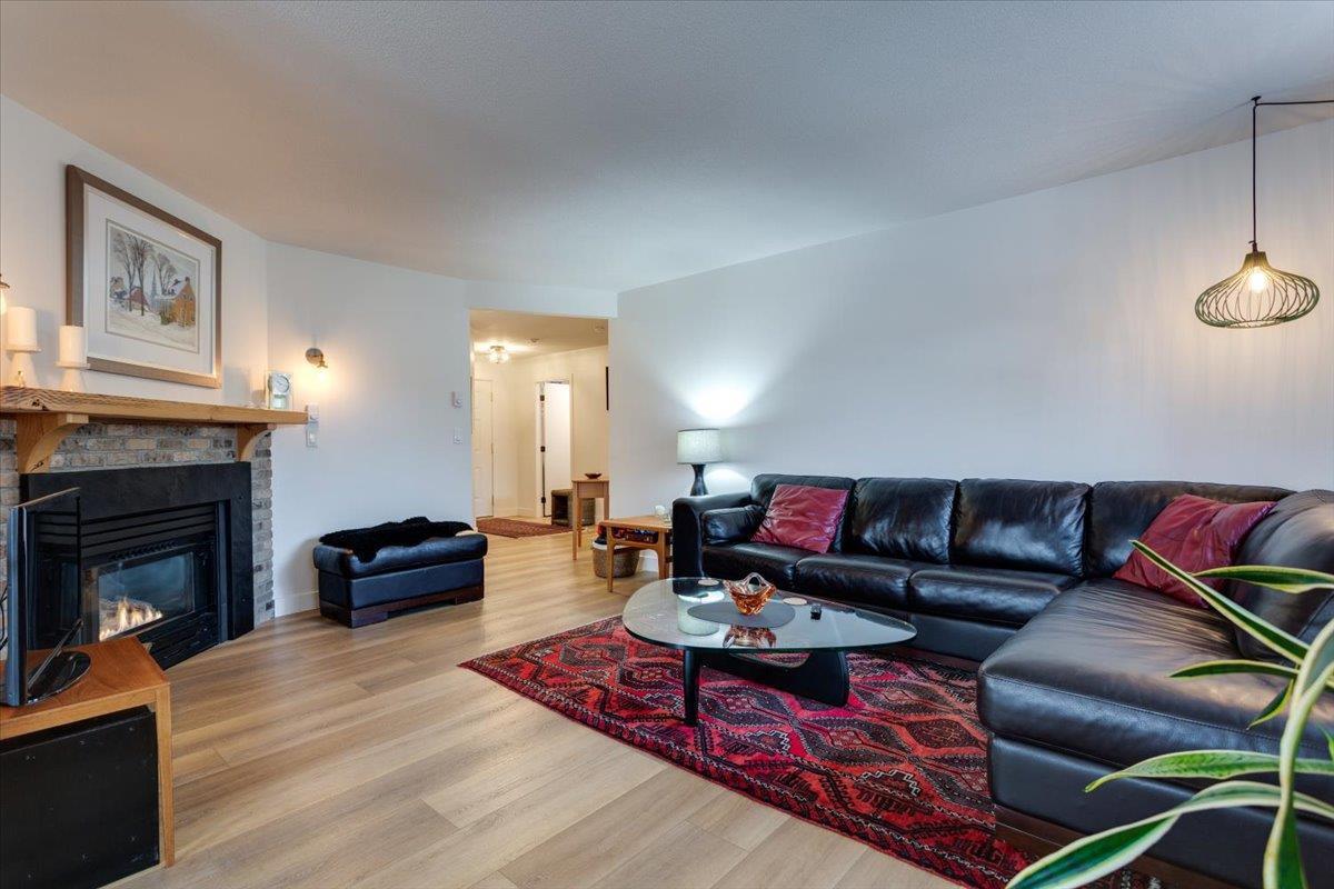 Listing 10268117 - Large Photo # 3