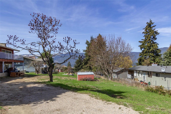 111 20 Street, SE, Salmon Arm