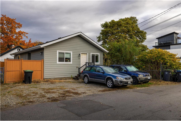 975 Coronation Avenue,, Kelowna