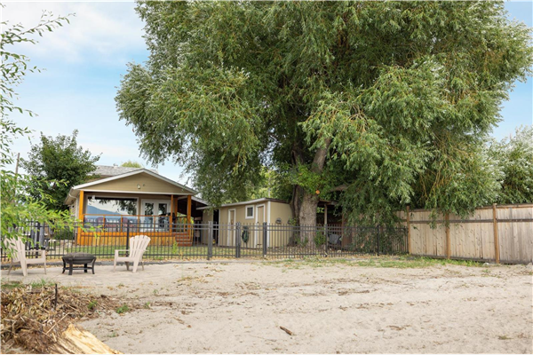 2612 Lakeshore Road,, Vernon