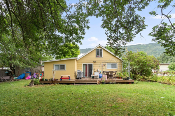 5081 70 Avenue, NE, Salmon Arm