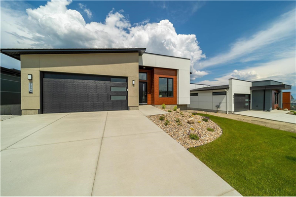 2994 Larsen Avenue,, West Kelowna