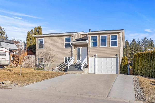 3027 Sandstone Drive,, West Kelowna