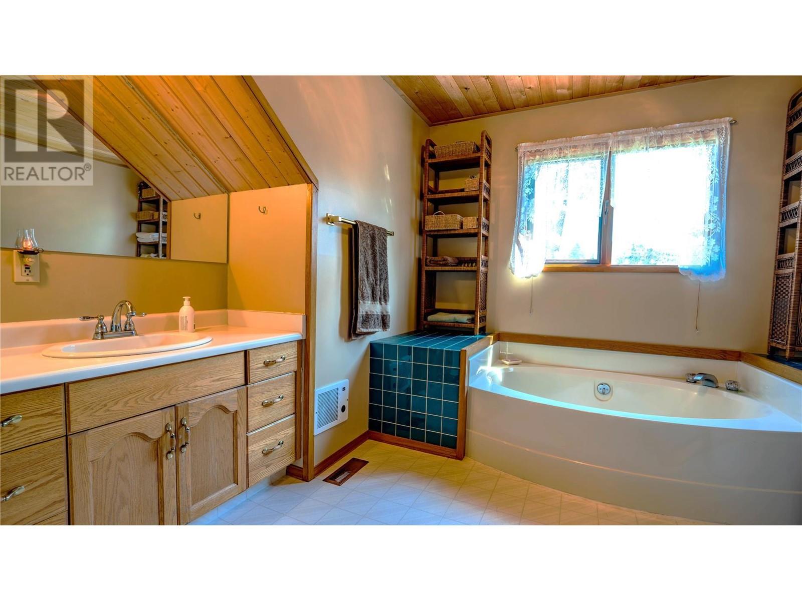 Listing 10268777 - Large Photo # 25