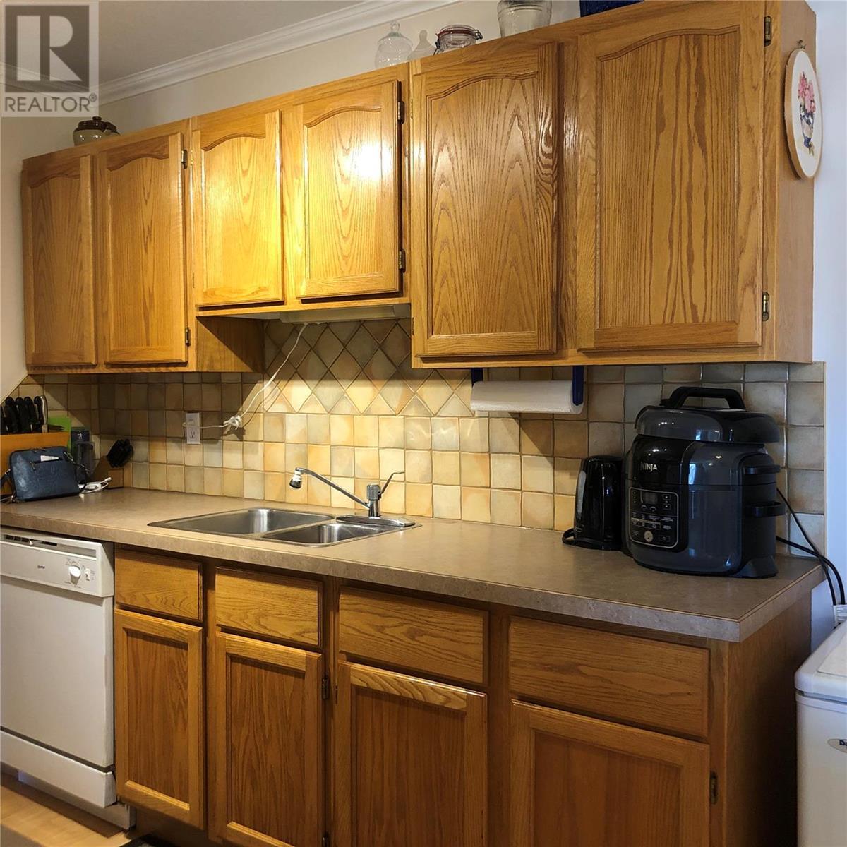 Listing 10268921 - Large Photo # 6