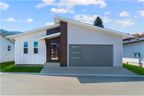 #4 1840 10 Street, SW, Salmon Arm