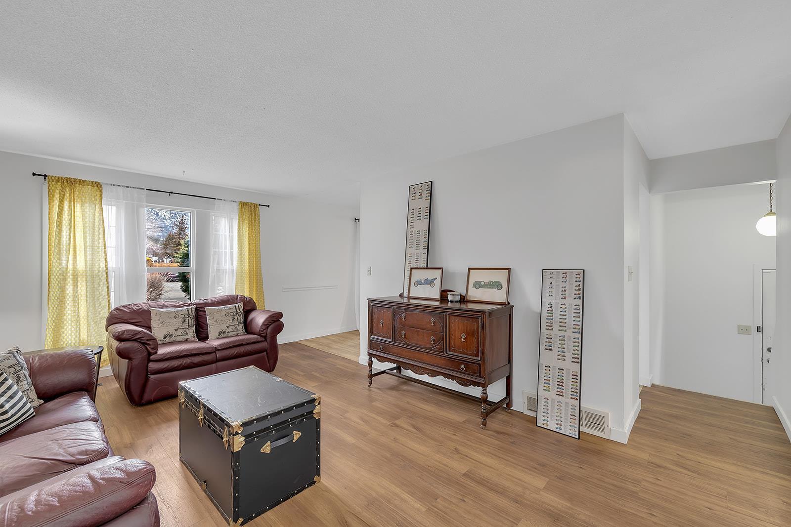 Listing 10269196 - Large Photo # 3