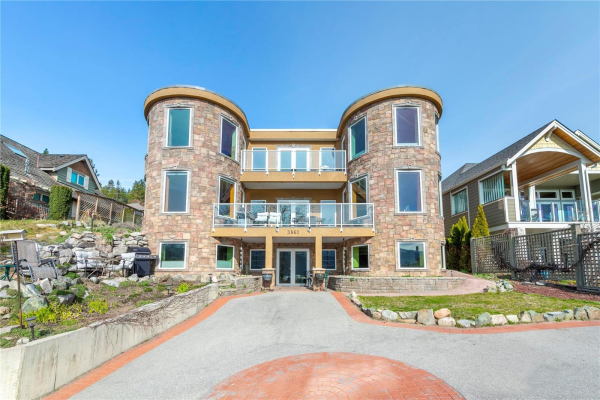 3860 Beach Avenue,, Peachland