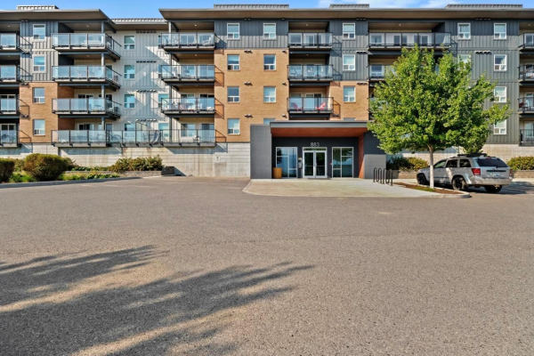 #PH8 883 Academy Way,, Kelowna