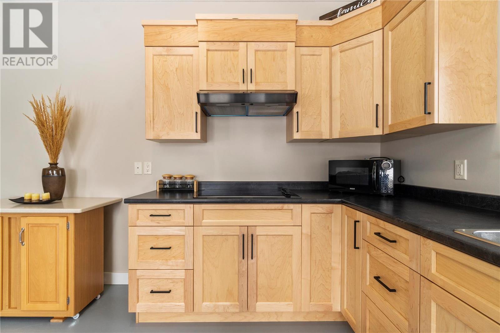 1091 12 Street SE