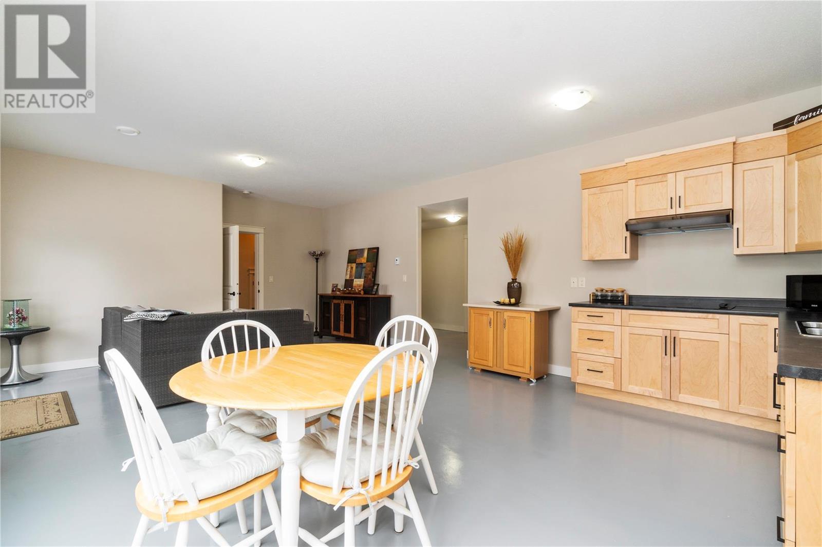 1091 12 Street SE