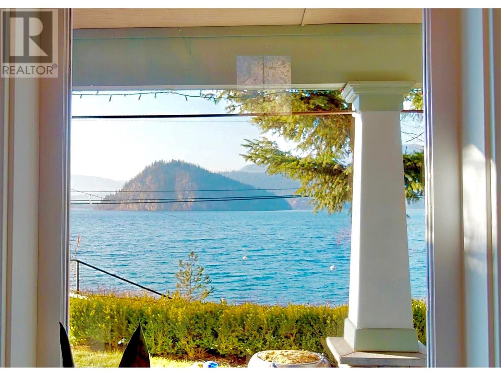 2522 Eagle Bay Road