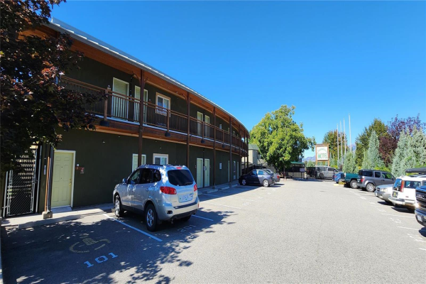 6203 Willow Avenue,, Summerland