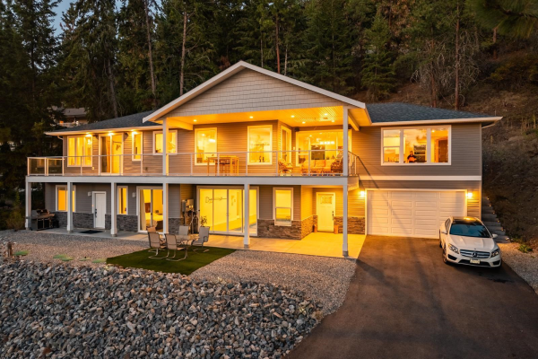9113 Tronson Road,, Vernon