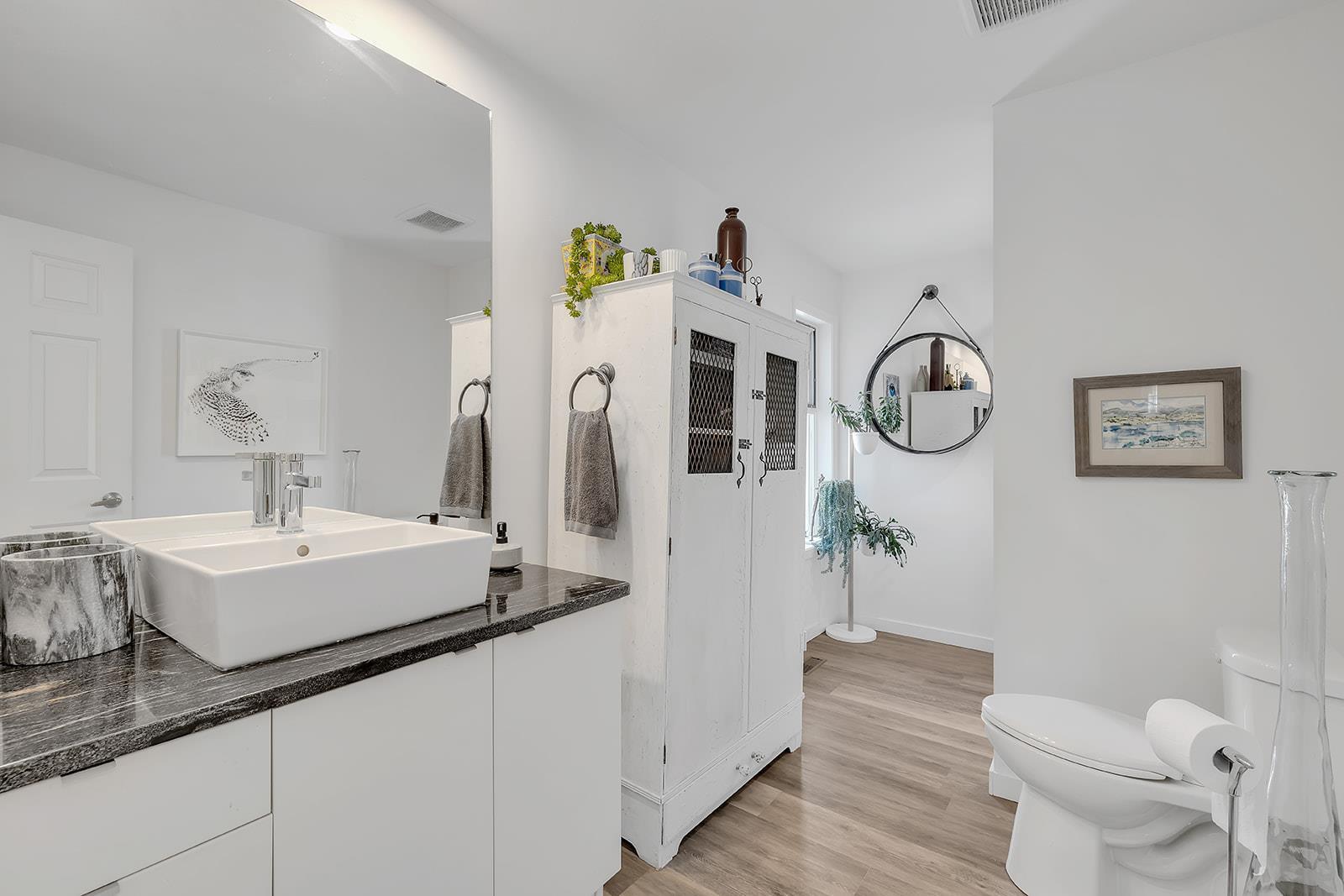 Listing 10270256 - Large Photo # 10