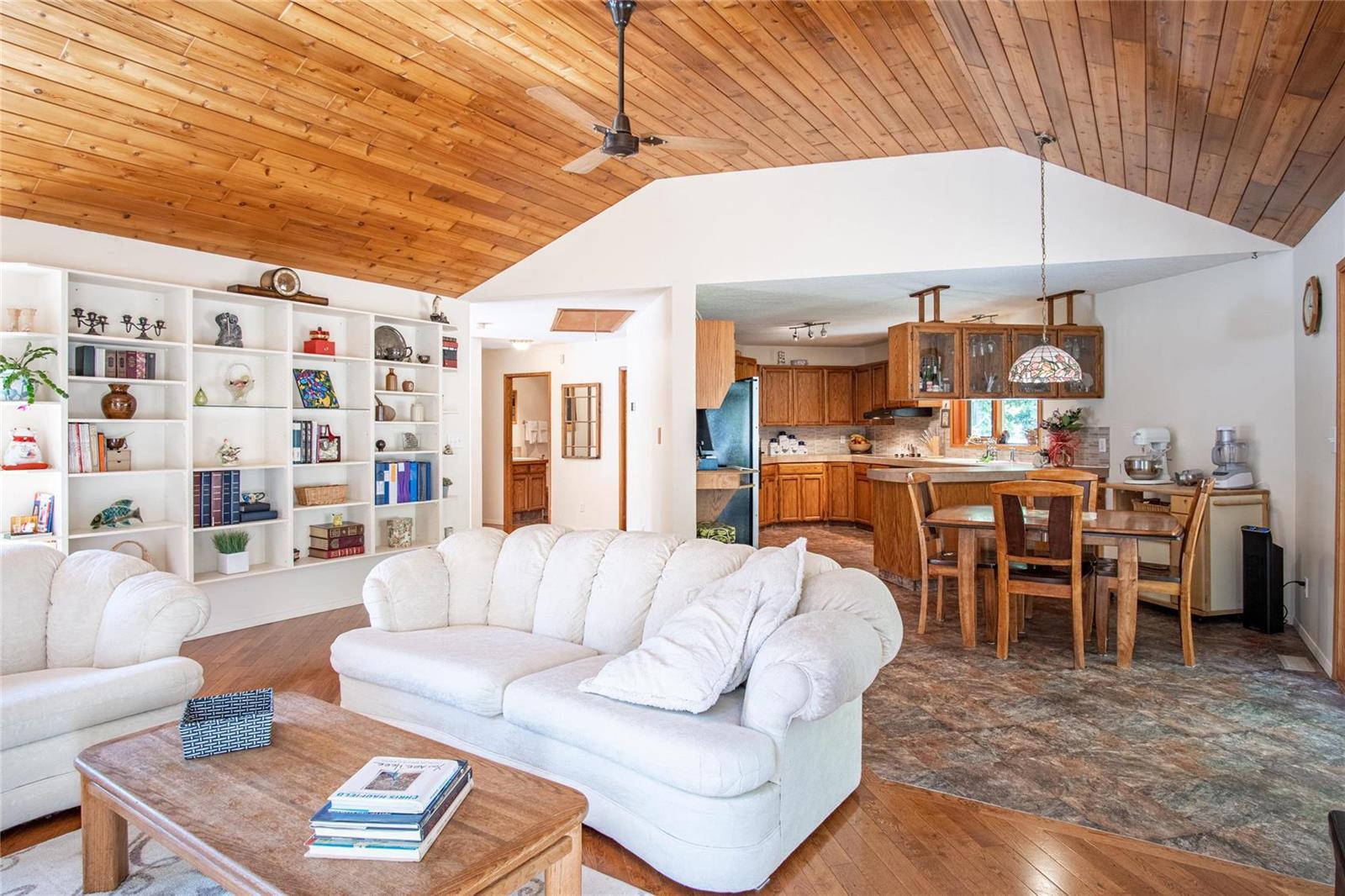 Listing 10270307 - Large Photo # 2