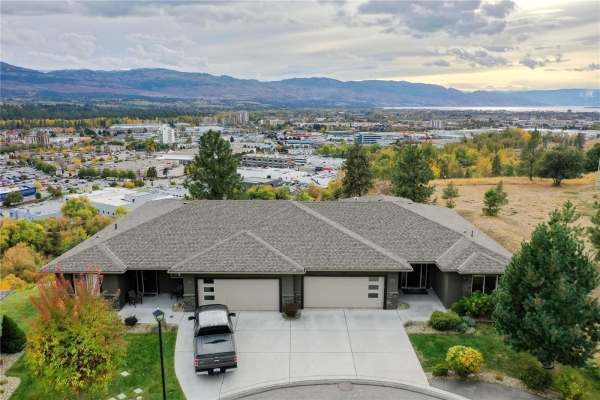 #20 2421 Glacier Court,, Kelowna