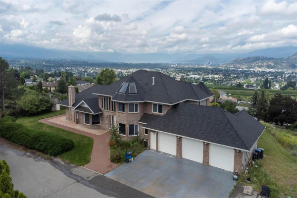 1135 Graf Road,, Kelowna