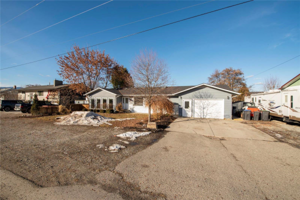 330 Madsen Road,, Kelowna