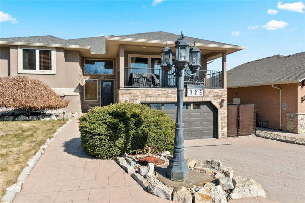 725 Caldow Street,, Kelowna