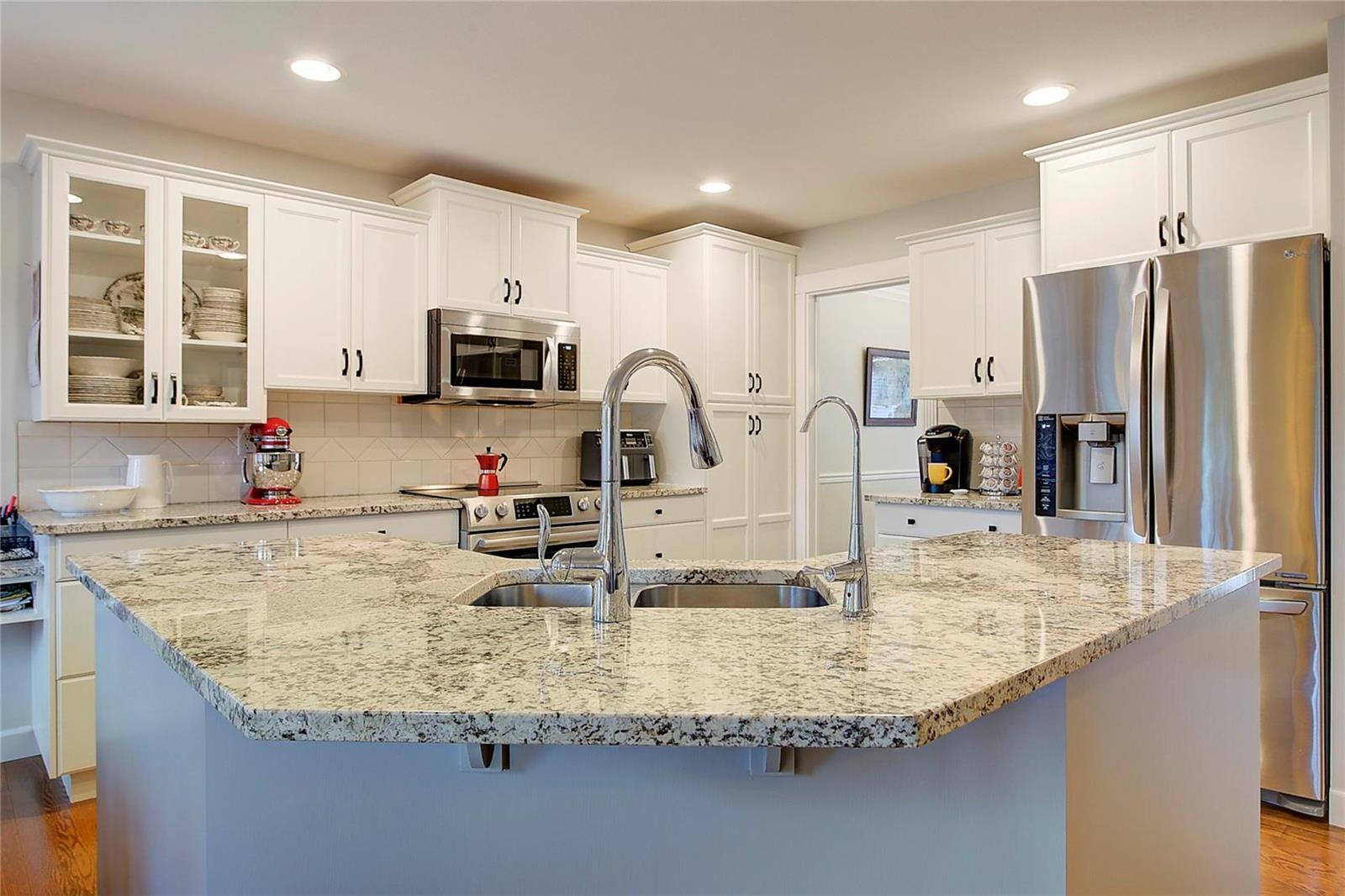 Listing 10270869 - Large Photo # 10