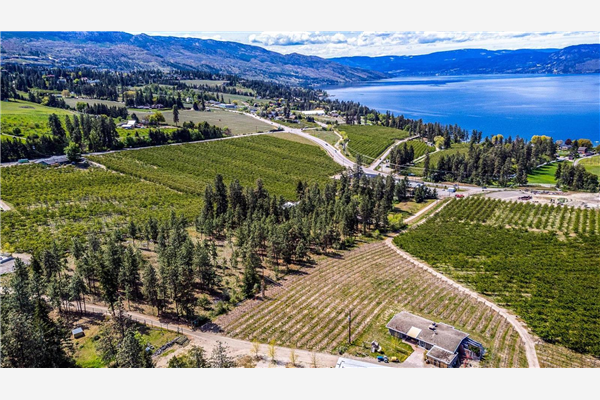 4729 Lakeshore Road,, Kelowna