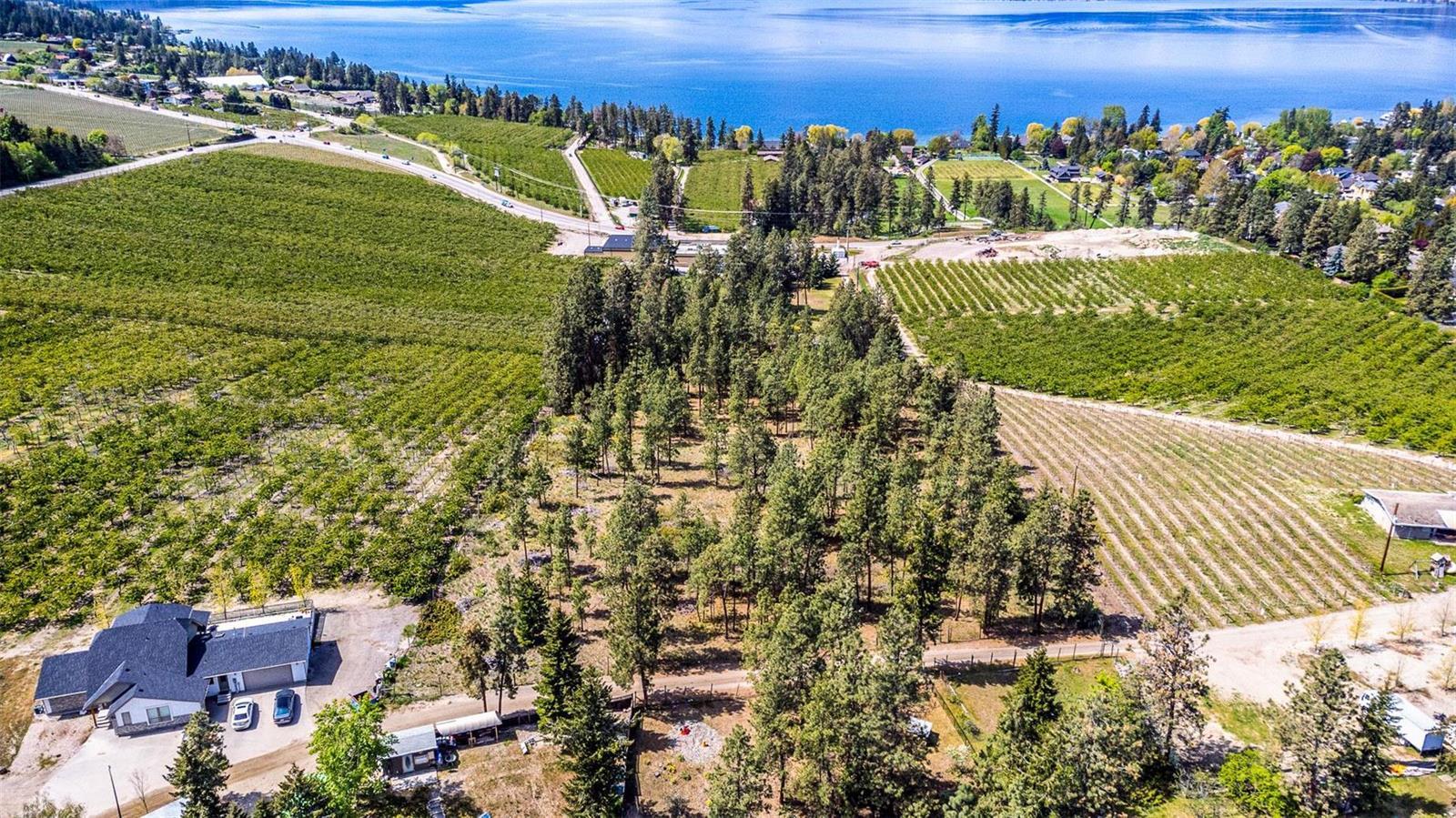 4729 Lakeshore Road,