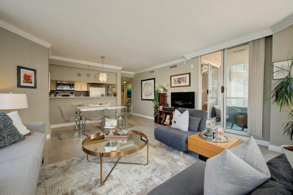 #204 1160 Sunset Drive,, Kelowna