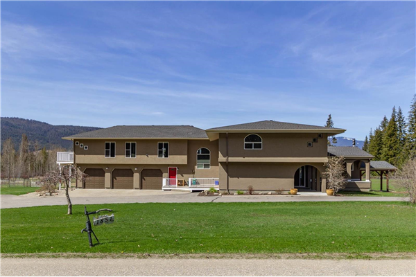 1851 70 Street, SE, Salmon Arm