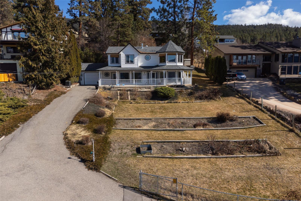 16639 Wentworth Road,, Lake Country